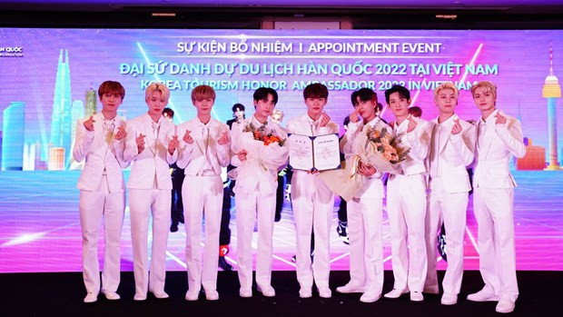 Le groupe BLANK2Y. Photo : VNA.