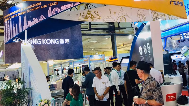 La Foire d'importation et d'exportation du Guangdong tenue au Vietnam en août 2019 a attiré de nombreux visiteurs vietnamiens. Photo : VNA