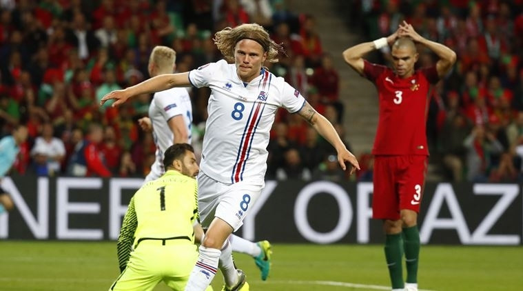 C'est Bjarnasson qui est venu surprendre le Portugal. Photo: Reuters.