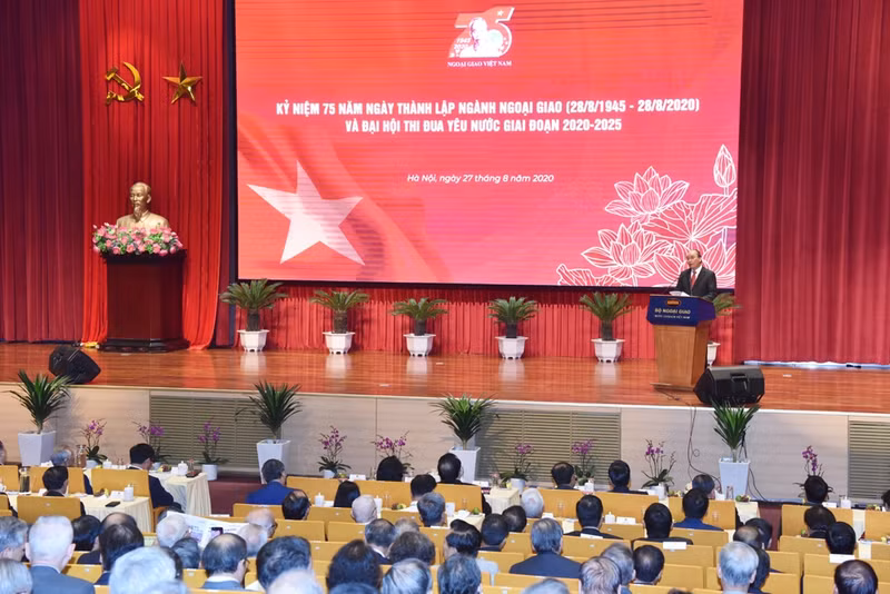 Le PM Nguyên Xuân Phuc prend la parole lors de la Cérémonie. Photo : Trân Hai/NDEL.
