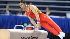 Dinh Phuong Thanh a remporté l'or au concours général individuel hommes. Photo: VNA.
