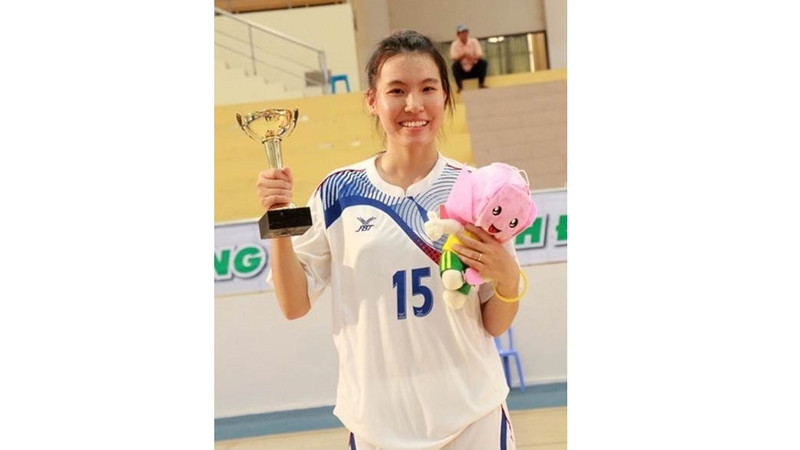 Nguyên Thi Bich Tram, la fille en or du plumfoot vietnamien. Photo: CVN.