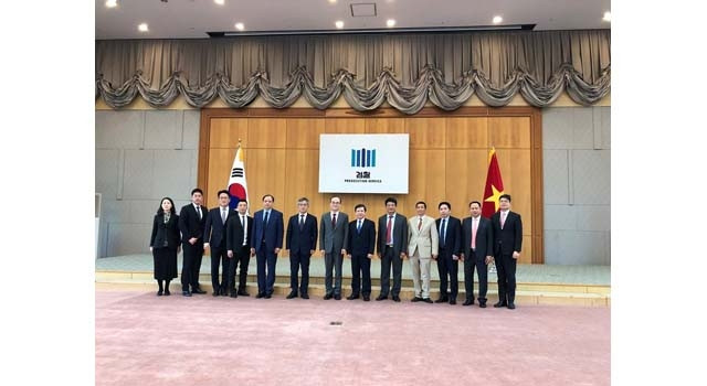 Les délégués du Parquet populaire suprême du Vietnam et du Bureau du procureur général et du Ministère de la Justice de la République de Corée. Photo : https://kiemsat.vn