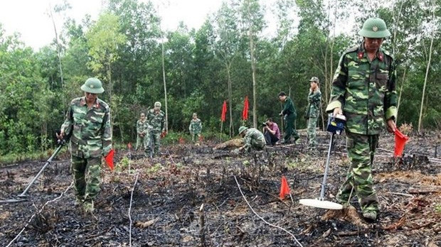 Le Vietnam s'efforce de régler les conséquences des bombes et mines. Photo: VNA