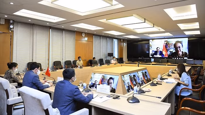 Lors de la réunion. Photo : Quochoi.