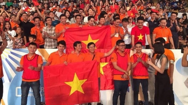 Le Vietnam remporte le titre de champion du concours Robocon d'Asie-Pacifique 2017. Photo : VNA.