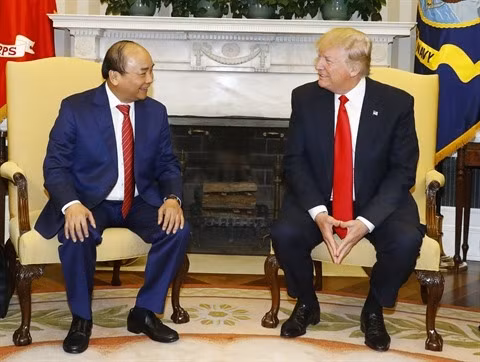 Le PM vietnamien, Nguyên Xuân Phuc (à gauche), et le Président américain, Donald Trump, mercredi après-midi 31 mai (heure locale), à Washington. Photo: VNA. 