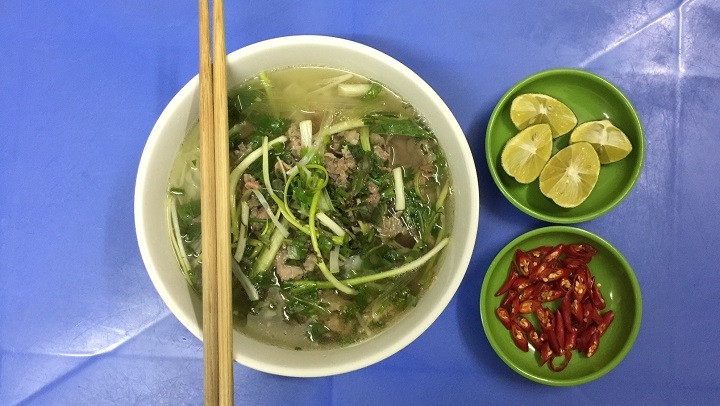 Le "pho bo", soupe de nouilles de riz avec du bœuf. Photo: Mai Khanh/NDEL.