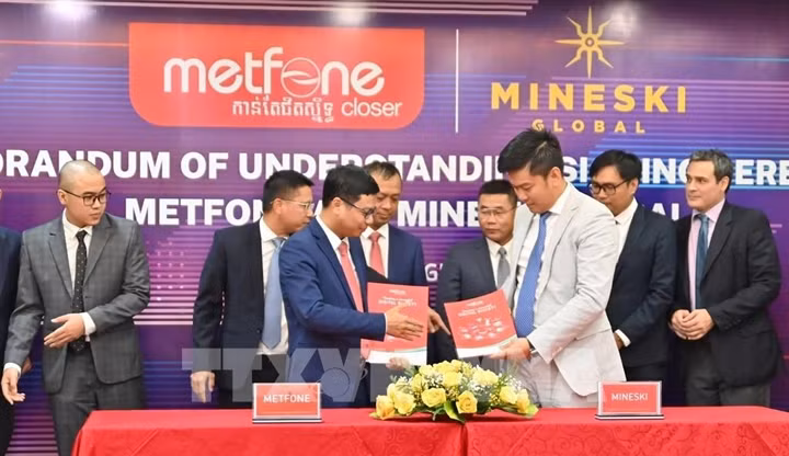 Cérémonie de singature le 12 août, à Phnom Penh. Photo : VNA.