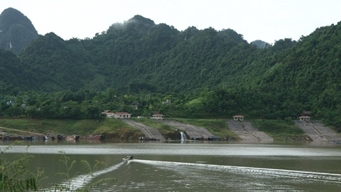 La zone touristique du lac de Hoa Binh, une destination prisée des touristes vietnamiens comme étrangers.Photo : CVN..