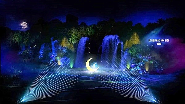 Festival de lumière dans le cadre de la Fête touristique de la cascade de Ban Giôc 2019. Photo : Baovanhoa.vn