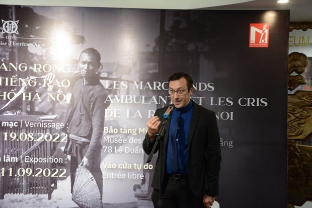 L'onde sonore de tous ces cris des vendeurs ambulants forme un délicieux halo propre à la rêverie qui alimente notre imaginaire exotique. Photo : VNA.