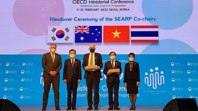 Le Vietnam, avec l'Australie, a officiellement pris en charge la coprésidence du Programme régional pour l'Asie du Sud-Est (SEARP) de l'OCDE. Photo : baoquocte.vn.