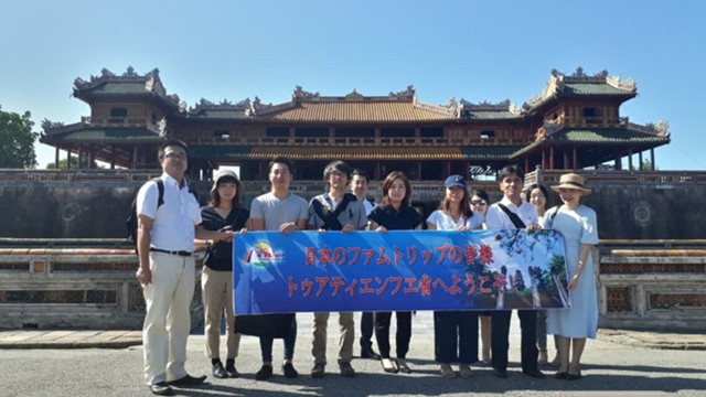La Délégation Famtrip japonaise à Thua Thiên-Huê. Photo: http://toquoc.vn/