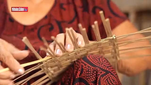 Hâu Giang : visite du village de tissage des paniers en bambou de Nga Bay