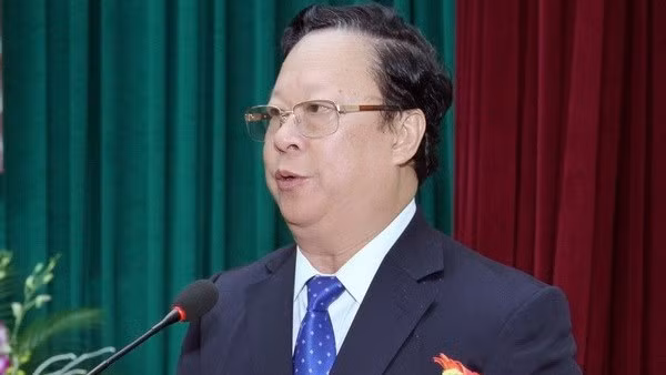 Le président de l'UOAV, Vu Xuân Hông, prend la parole lors de la cérémonie de célébration des 64 ans de l'UOAV, le 17 novembre à Hanoi. Photo: VNA.