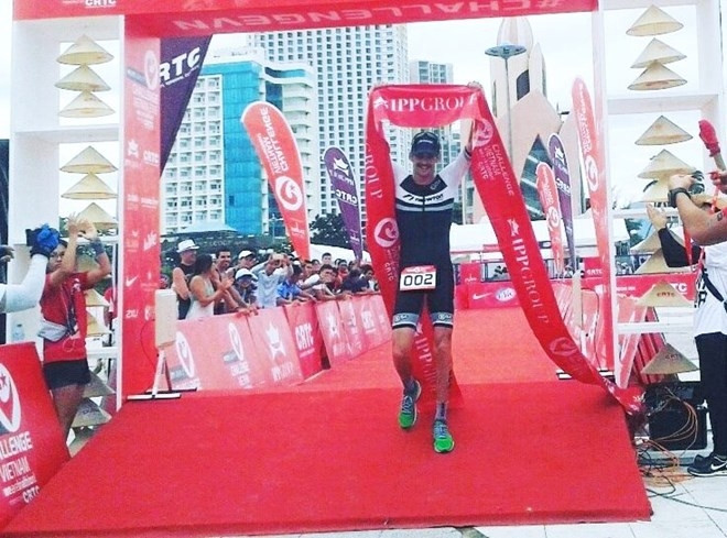 L’Australien Mitch Robins sacré champion du triathlon Challenge Vietnam 2016. Photo: Internet.