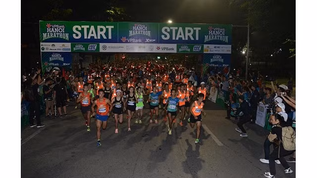Près de 6 000 coureurs ont participé au VPBank Hanoi Marathon ASEAN 2020. Photo : NDEL.