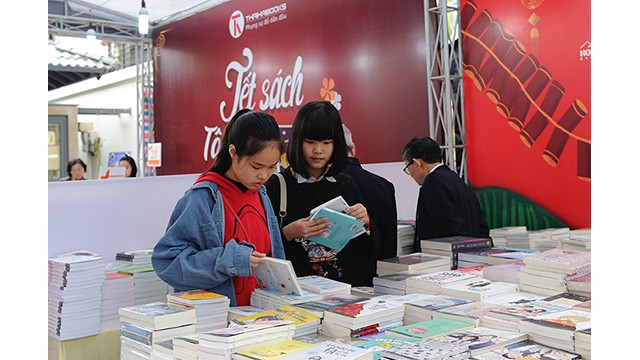 Les élèves à la Journée du Livre. Photo : NDEL.
