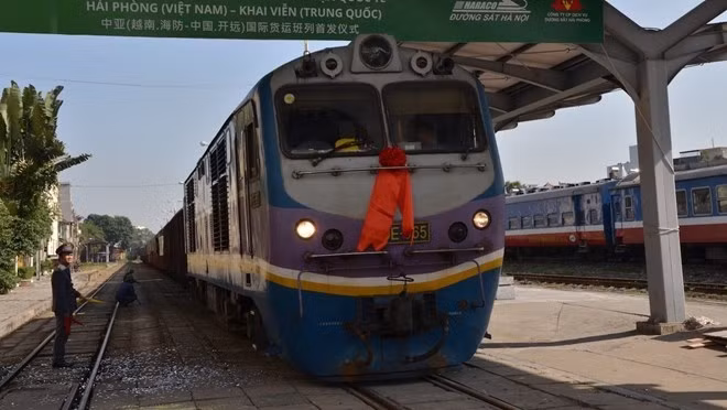 Le train de fret de Hai Phong à Kaiyuan. Photo: VNA.