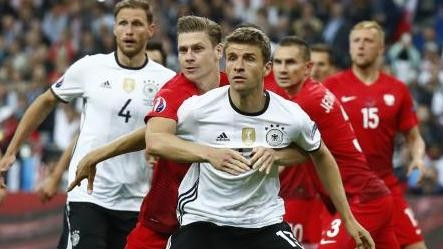  Aller à l’article L"Allemagne tenue en échec par la Pologne. Photo: Reuters/NDEL.