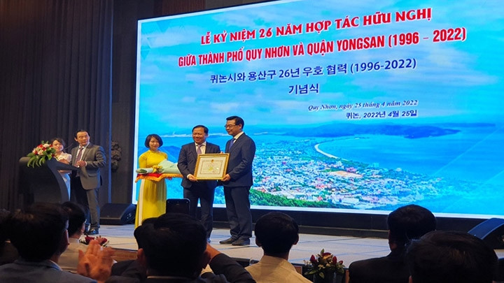 La ville de Quy Nhon et le district sud-coréen de Yongsan célèbrent les 26 ans de l’établissement de leur amitié. Photo : songoaivu.binhdinh.gov.vn