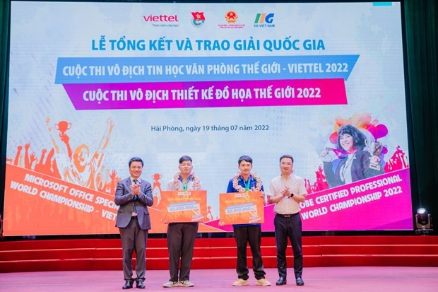 Cérémonie de remise des prix du Championnat du monde d'informatique bureautique MOS World Championship - Viettel 2022. Photo: thanhnien.vn