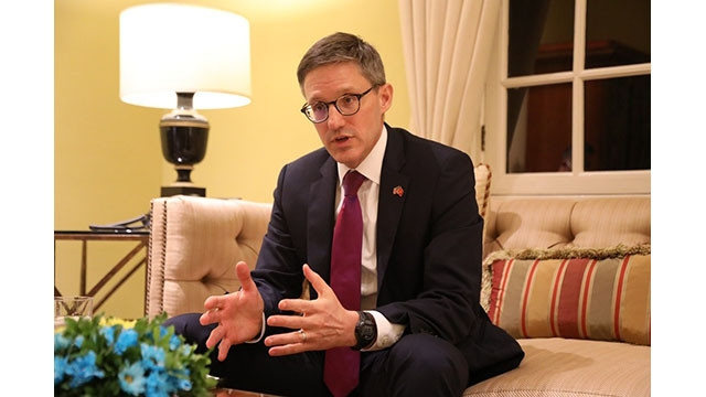  Le conseiller du secrétaire d'État américain, Derek Chollet. Photo : baoquocte.vn