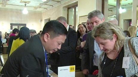 Les agences de voyage vietnamiennes présentent leurs produits touristiques aux Russes. Photo: VNA.