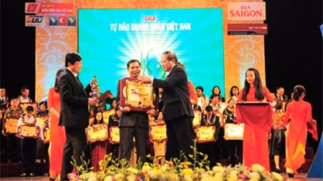 Nguyên Thê Ky et Truong Minh Tuân au gala «Fierté des entrepreneurs vietnamiens».