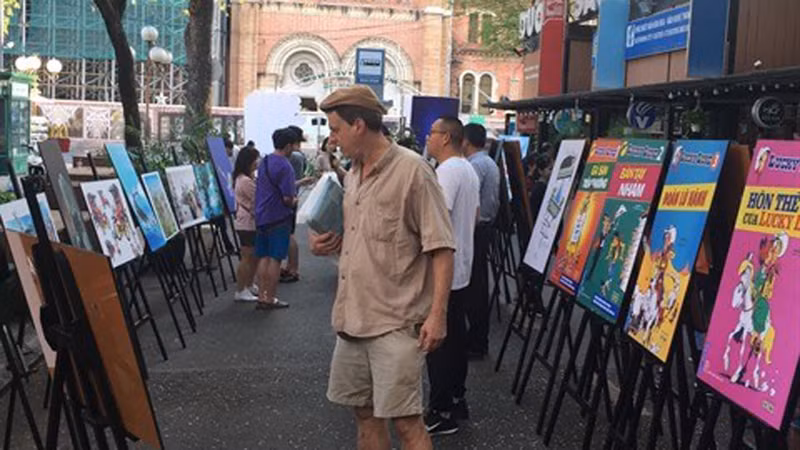 Exposition de la littérature belge et d’extraits de BD de Dany, à Hô Chi Minh-Ville. Photo : VNA.