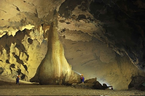 À l'intérieur de la grotte Son Doong, la plus vaste galerie souterraine au monde. Photo: Minh Duc/VNA/CVN.