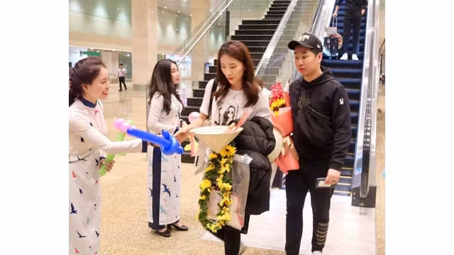 Les passagers de la compagnie aérienne T’way à l'aéroport de Cam Ranh. Photo : Journal Khanh Hoa