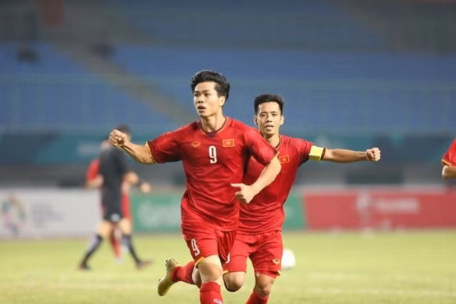 Công Phuong a marqué le seul but à la 88e minute, apportant la victoire à l'équipe olympique de football du Vietnam face au Bahreïn. Photo: VNA