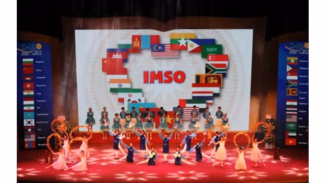 Cérémonie d'ouverture de l’Olympiade Internationale de Mathématiques à Hanoi. Photo : https://giaoducthoidai.vn