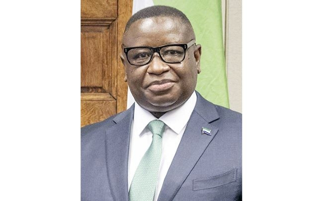 Le Président de Sierra Leone entame une visite officielle au Vietnam