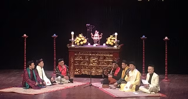 La représentation du « hat van » (chant du culte) dans le programme « Quintessence convergée ». Photo : NDEL.