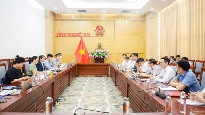 Une vue générale de la séance de travail. Photo: thoidai.com.vn