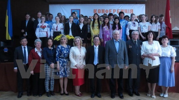 Un colloque "La lutte du peuple vietnamien pour l'indépendance et la liberté". Photo: VNA.