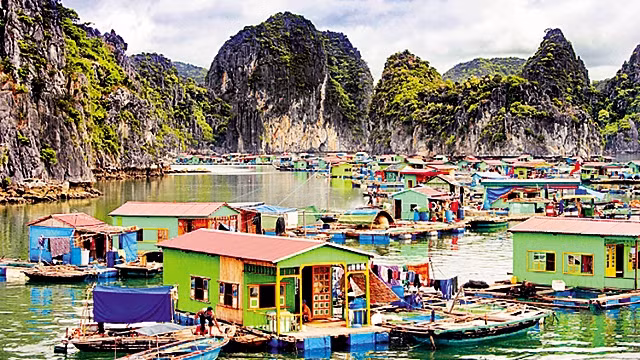 Le village de pêche flottant de Cai Beo. Photo: NDEL