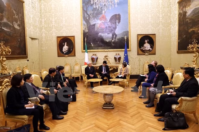 Rencontre avec Marina Sereni, vice-présidente de la Chambre basse du Parlement italien. Photo: VNA.