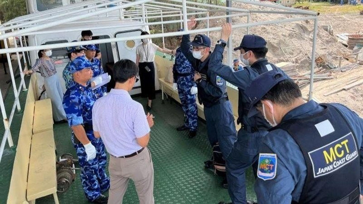 La formation sur l'inspection sur place des navires entrants. Photo : NDEL.