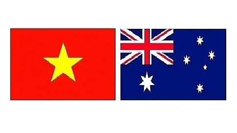 Les drapeaux du Vietnam et de l'Australie. Photo : NDEL.