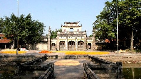 Vestige national spécial: certificat remis au temple de Phu Dong