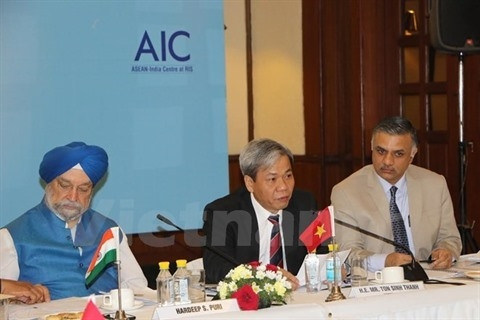 L'Ambassadeur du Vietnam en Inde Tôn Sinh Thành (au milieu). Photo: VNA.