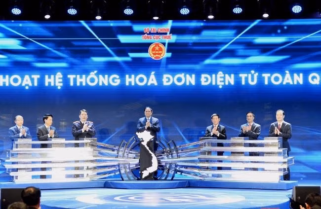 Le PM Pham Minh Chinh assiste à la cérémonie. Photo: Tran Hai/NDEL