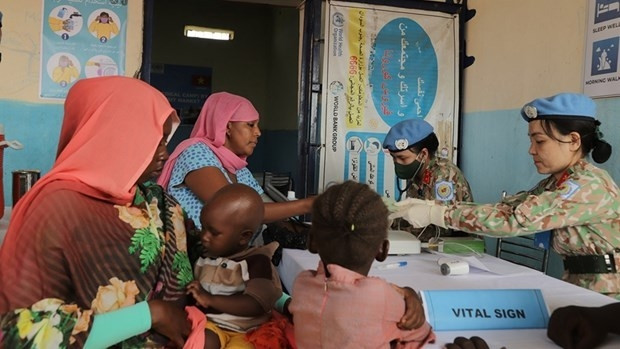 L’équipe du génie No1 du Vietnam lance sa première activité humanitaire à Abiyé. Photo : VNA.