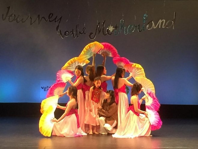 Un numéro artistique représenté par des étudiants vietnamiens dans le cadre de la «Journée du Vietnam 2016». Photo: Ambassade du Vietnam en Nouvelle-Zélande. 