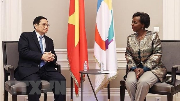 Le Premier ministre vietnamien, Pham Minh Chinh (à gauche), et la secrétaire générale de l’OIF, Louise Mushikiwabo. Photo: VNA