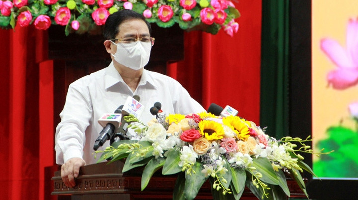 Le Premier ministre Pham Minh Chinh lors de la rencontre avec des électeurs de Can Tho. Photo : NDEL.